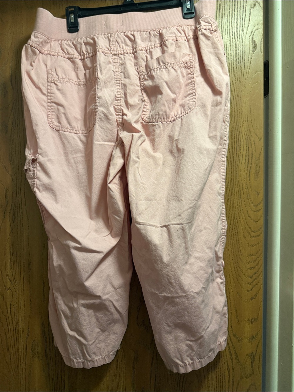 St. John's Bay Light Pink Cargo Capris - Picture 2 of 4